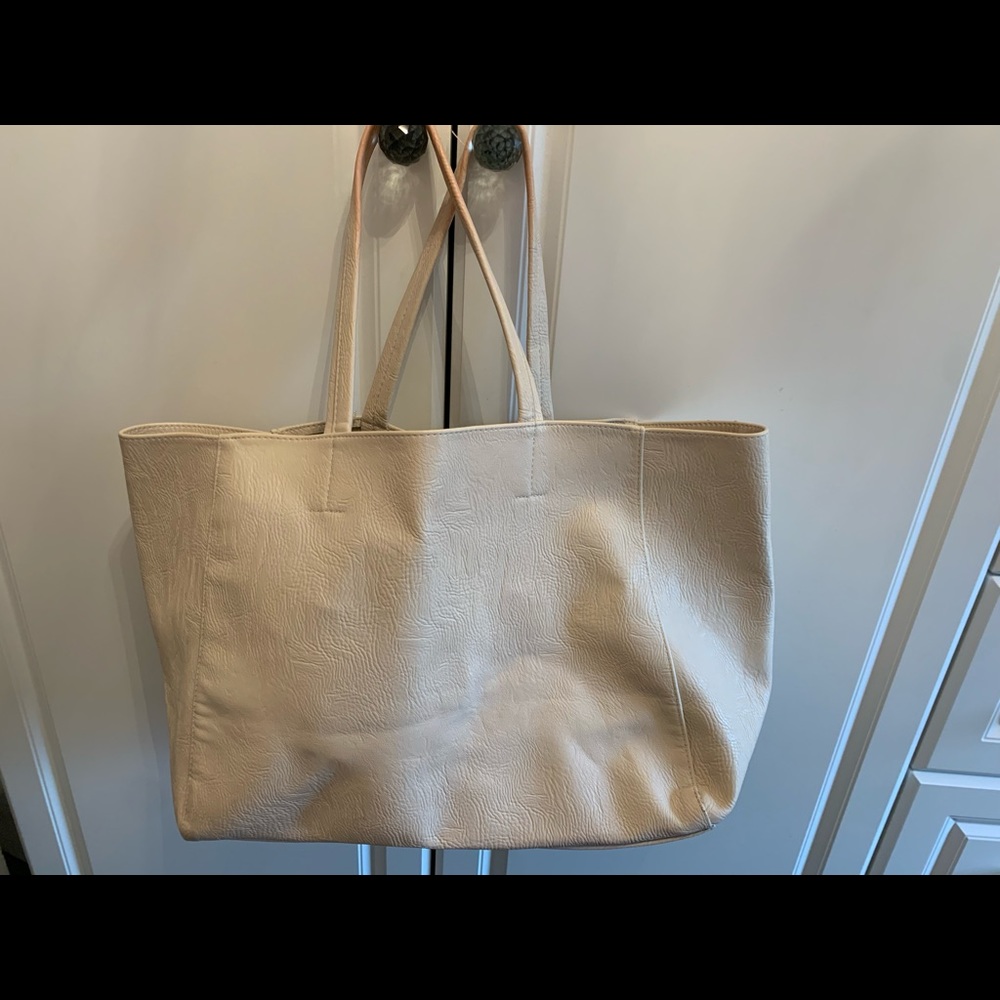 Studded Totebag - Picture 2 of 3